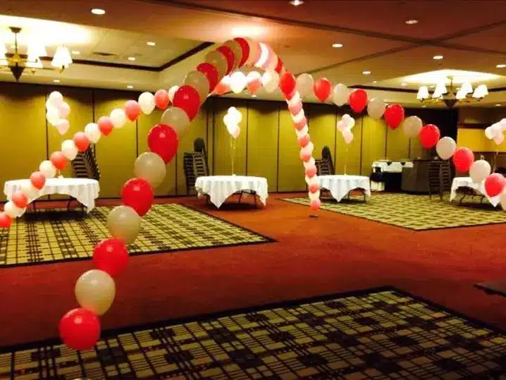 balloon arch cost