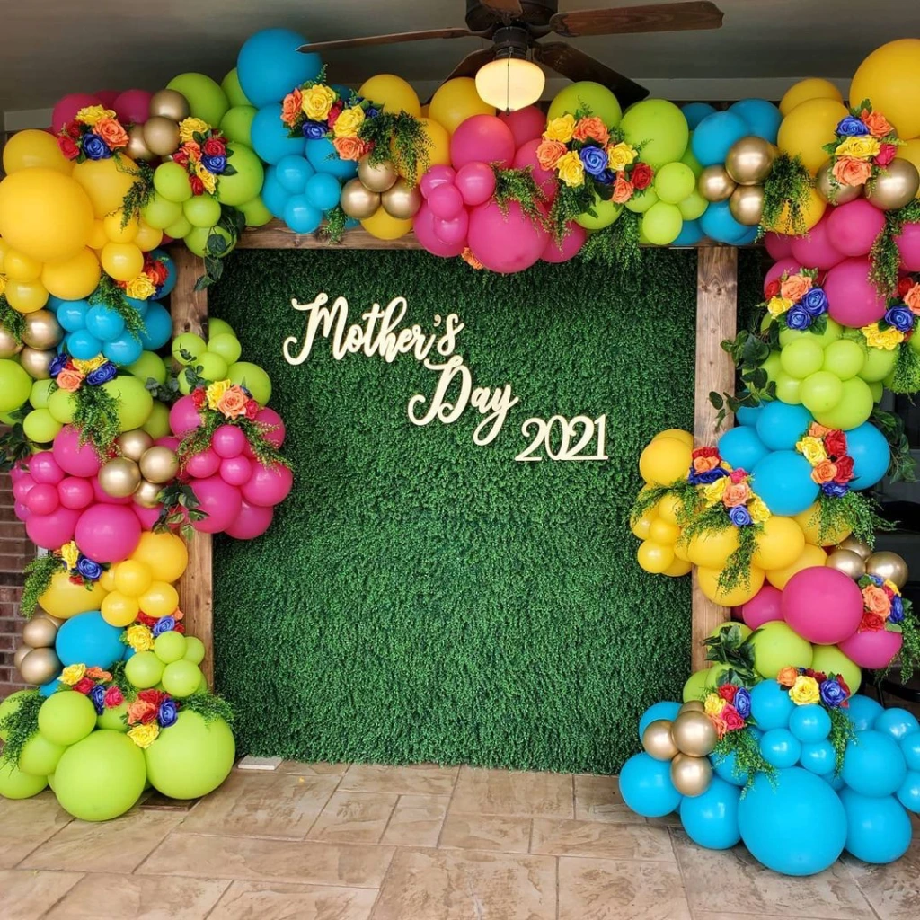Balloon arch for Mother’s Day