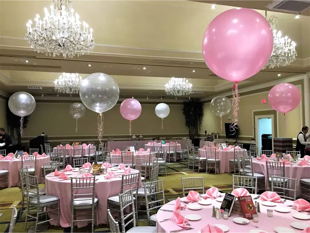 graduation balloon centerpieces