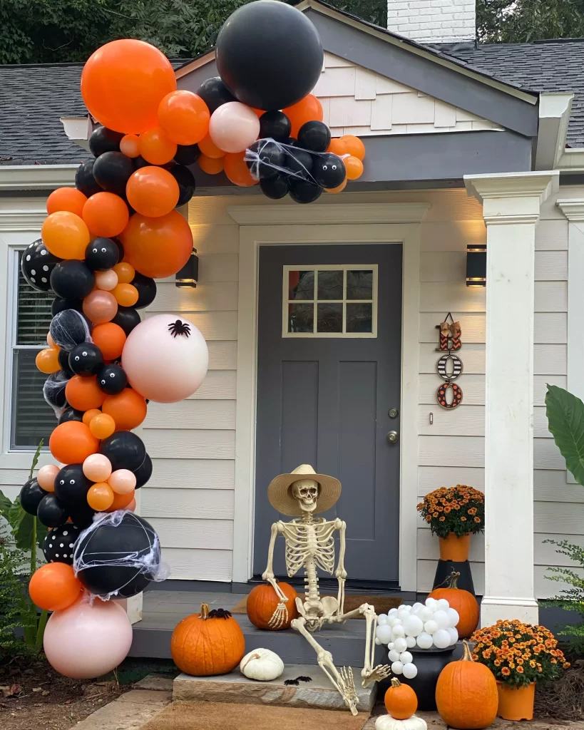 Balloon decorations for Halloween