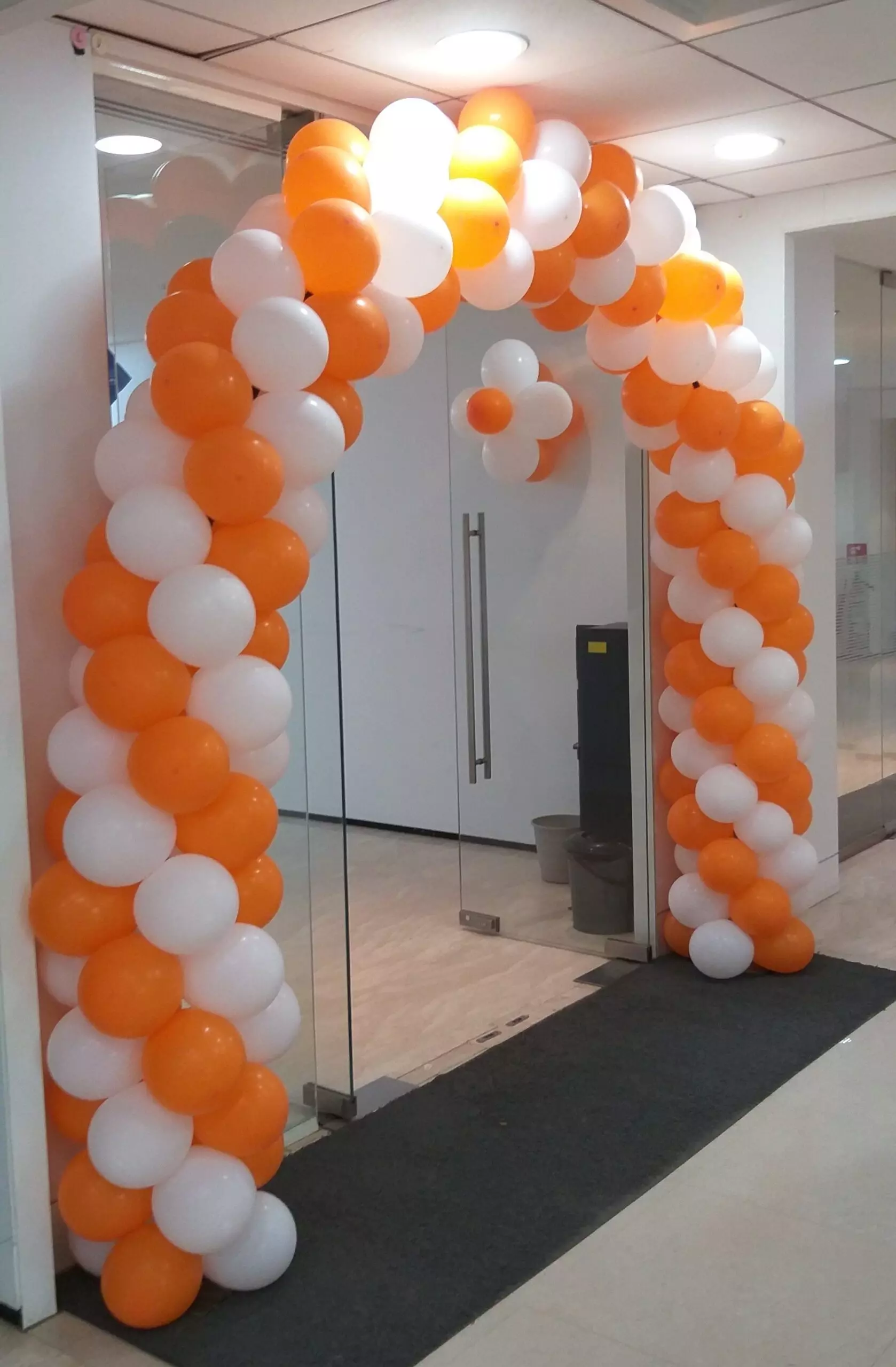 balloon decor for product launches