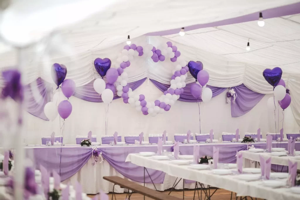 how to decorate with balloons for a wedding