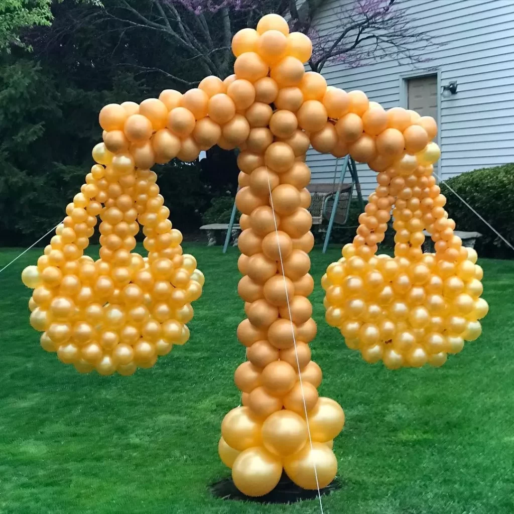 Balloon sculpture