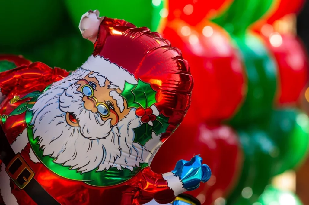 Creative Uses of Christmas Balloons