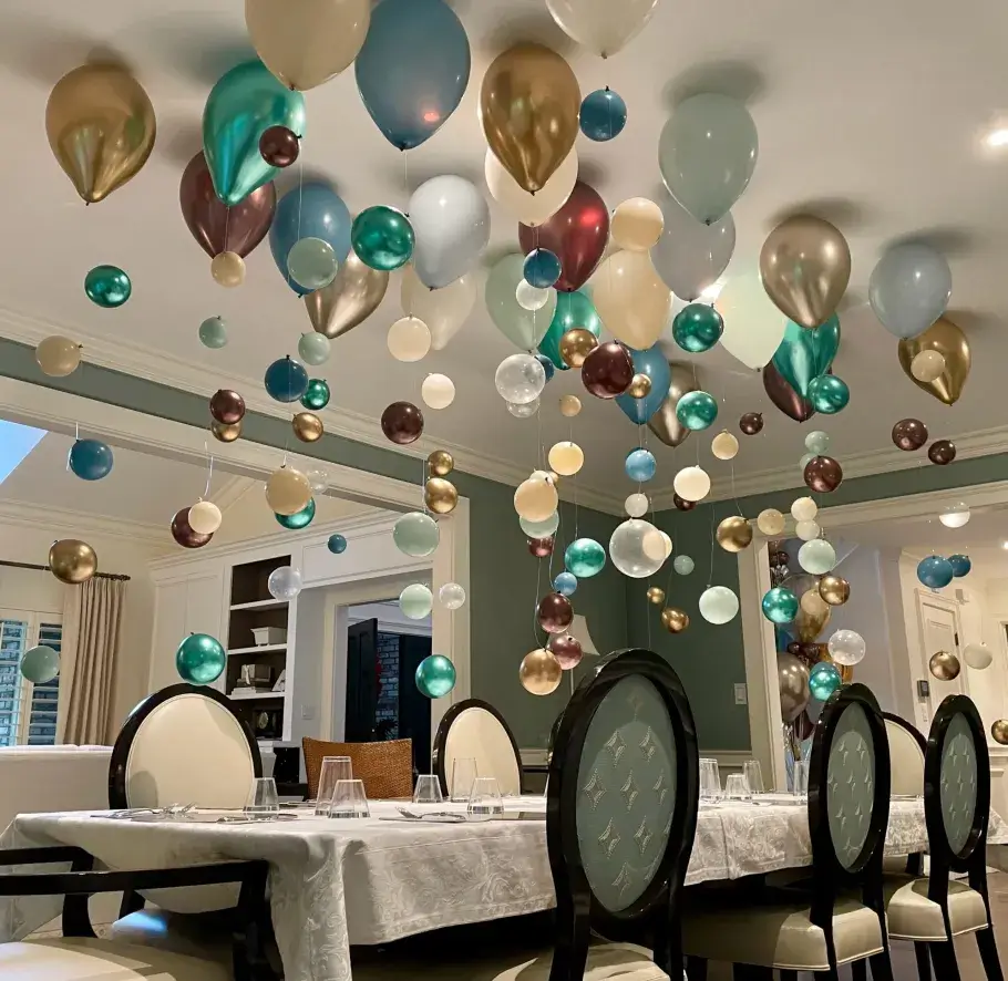 shiny ceiling balloon decor
