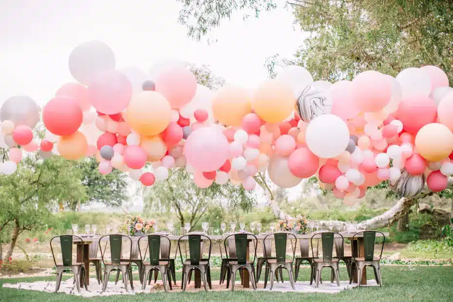 wedding decorations with balloons